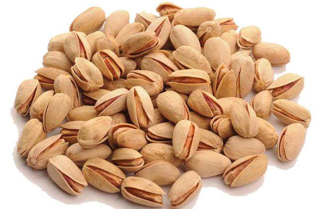 تفاوت پسته اکبری و احمد آقایی