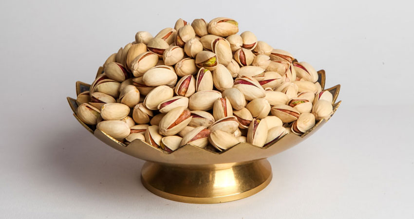 مزایای پسته احمد آقایی