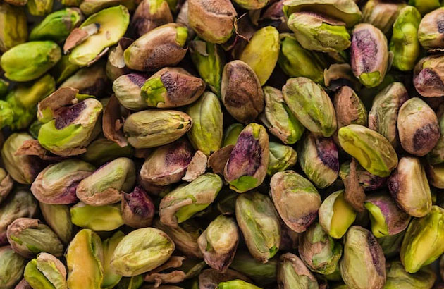 شور کردن مغز پسته