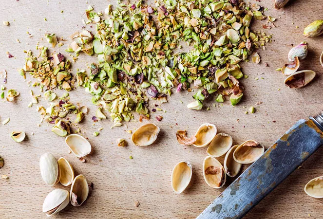 خواص پسته برای تقویت بینایی ( تخریب ماکولا)
