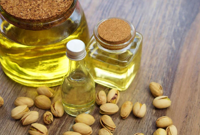نکاتی که قبل از مصرف روغن پسته باید به آن توجه کنید